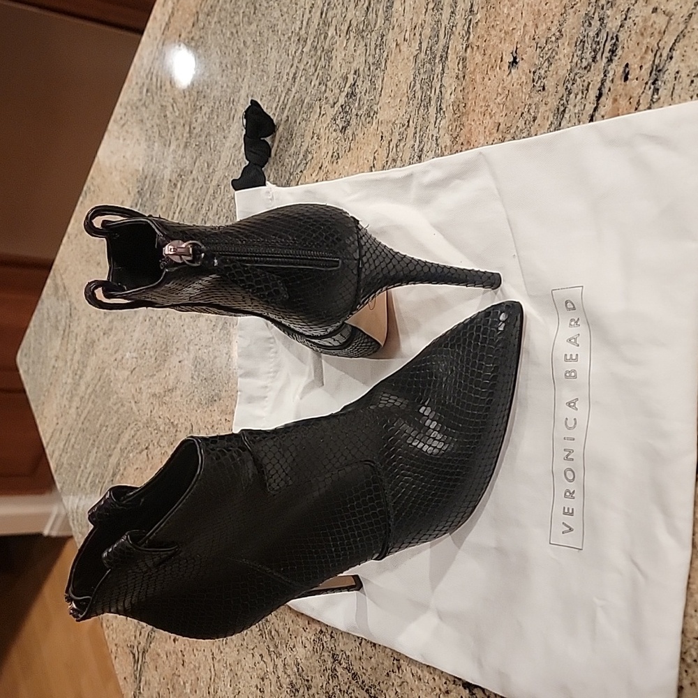 Veronica Beard Loretta Bootie in Black, Size 9